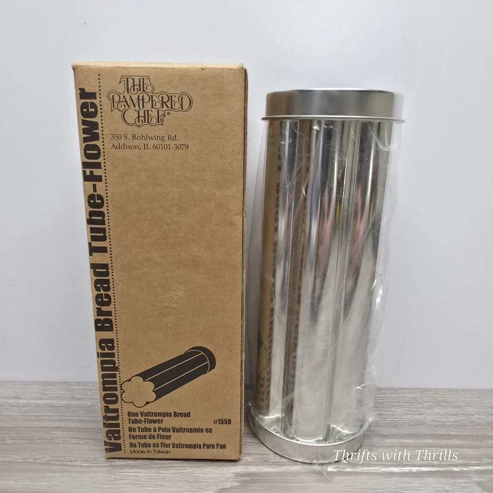 The Pampered Chef - Valtrompia Bread Tube - Flower #1550 Unused - Open Box
